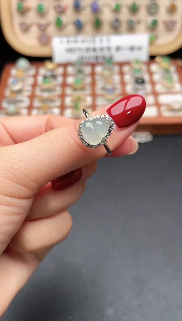 银S925镶嵌戒指翡翠一物一证一礼盒