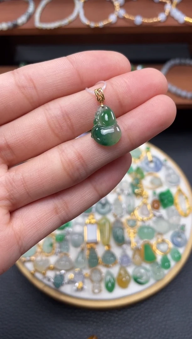 【闪购商品】翡翠吊坠(不含链)18K金镶嵌一个   JK430