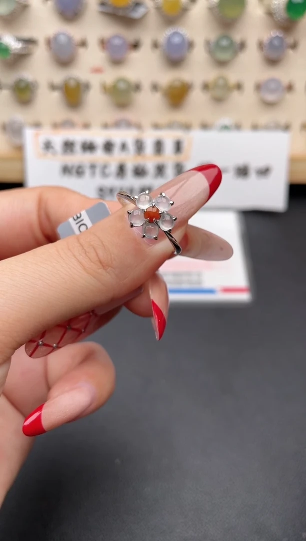 【闪购商品】翡翠戒指银S925镶嵌一物一证一礼盒