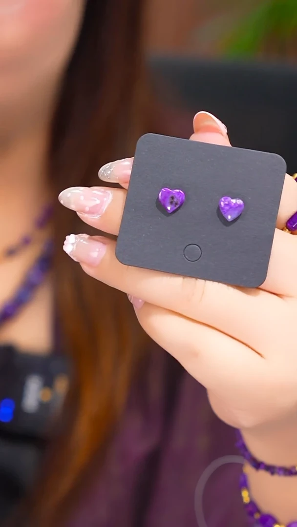 未镶嵌苏纪石（舒俱来）爱心耳钉.