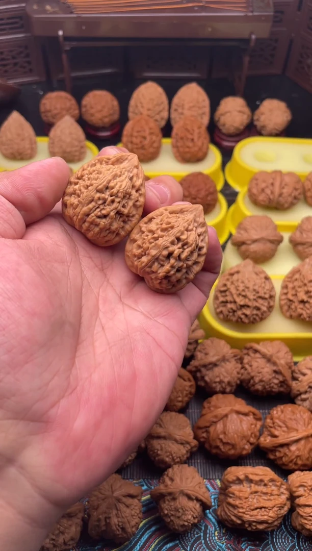 【闪购商品】文玩核桃把件蚂蚁窝