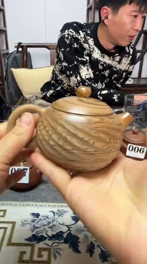 【闪购商品】泥塑王艳，山水，壶金奖作品