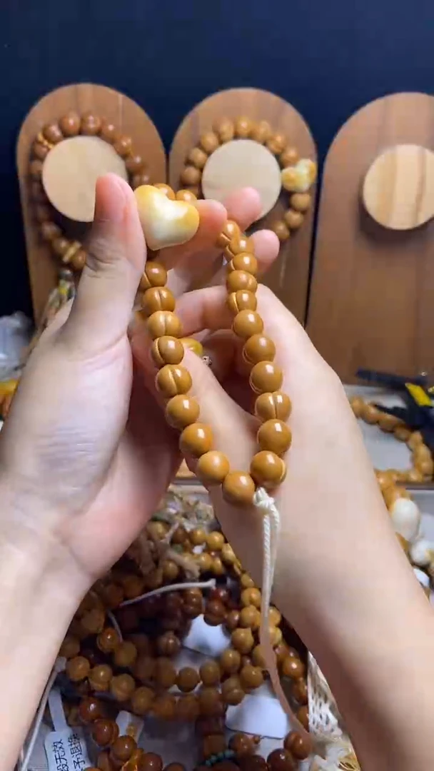 手串猴头核桃原*全品纯手工小屁桃爱心橄榄小熊吊坠粉白流苏