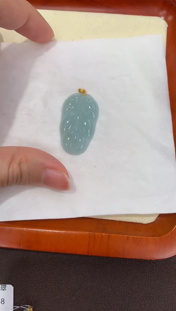 翡翠18K金镶嵌颈饰天然缅甸a货翡翠