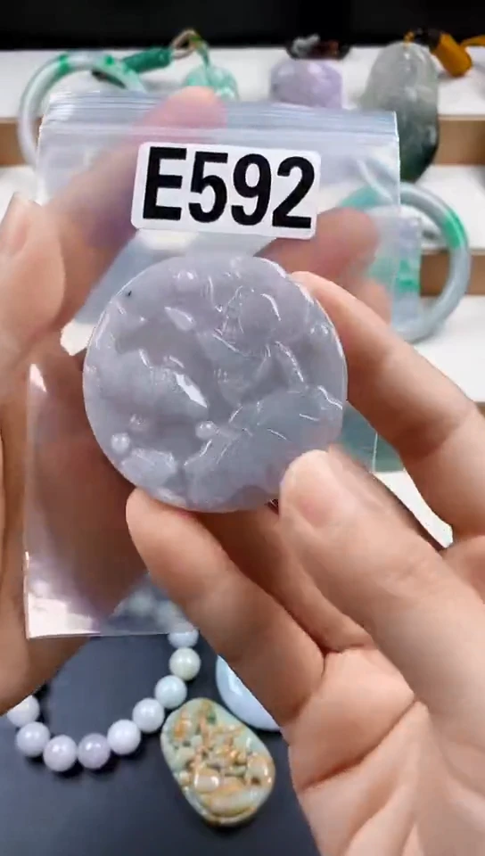 颈饰未镶嵌翡翠天然翡翠吊坠挂件