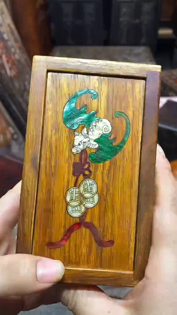 木木雕款盒子一个