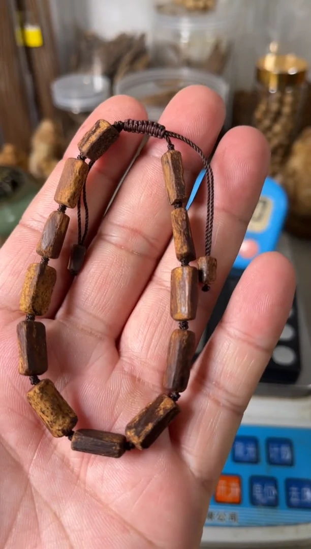 【闪购商品】沉香手串斯里兰卡土沉2.8（克）