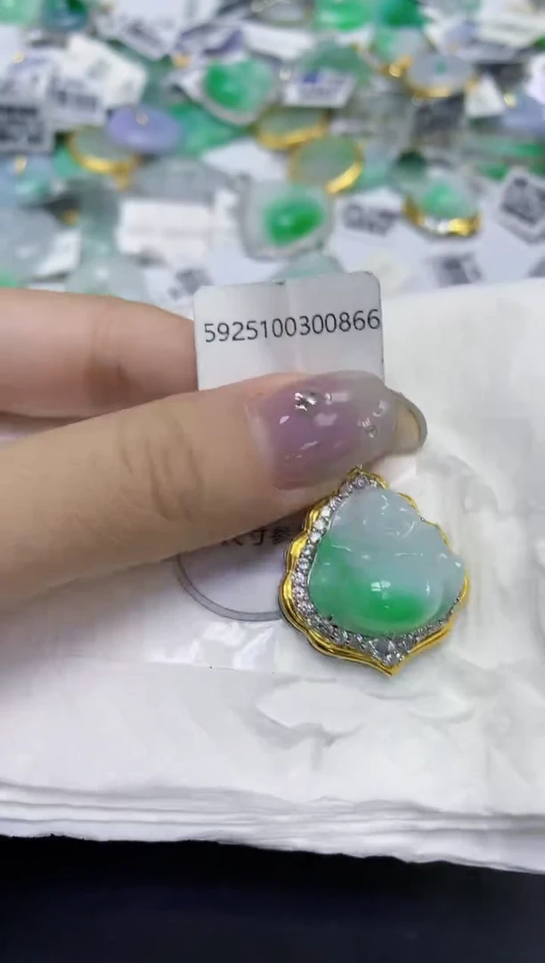 颈饰未镶嵌翡翠天然缅甸翡翠A货百元以上9元证书费自理