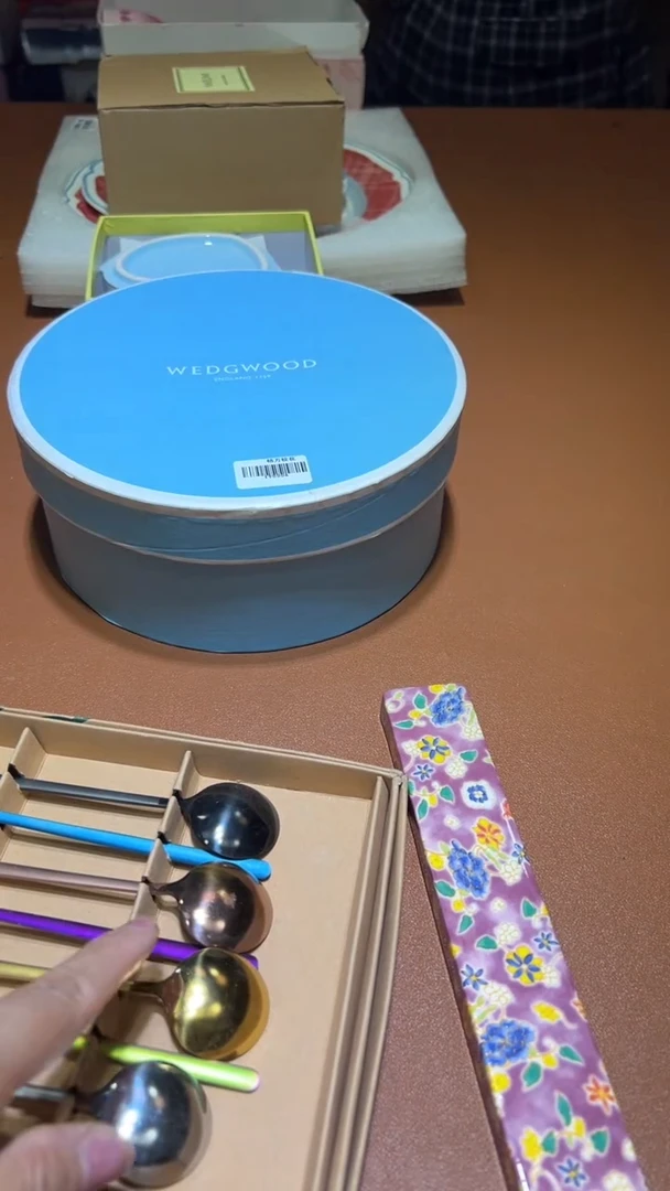 瓷片碗碟好物一件不留@@1