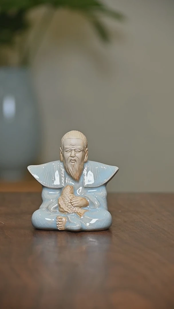 渔翁摆件 天青釉 微瑕