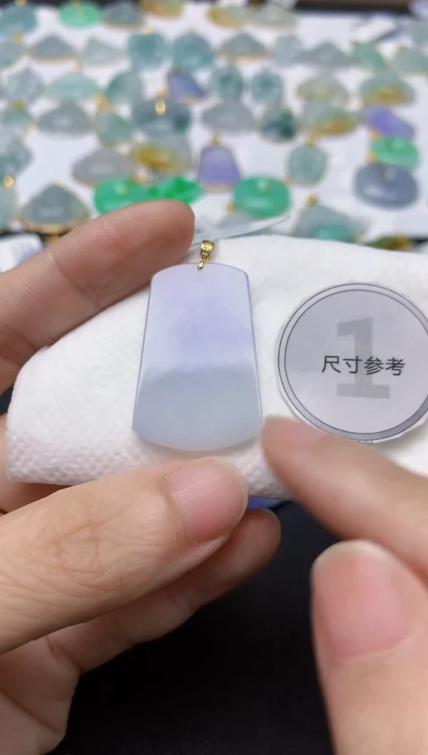 翡翠18K金镶嵌颈饰天然缅甸A货翡翠