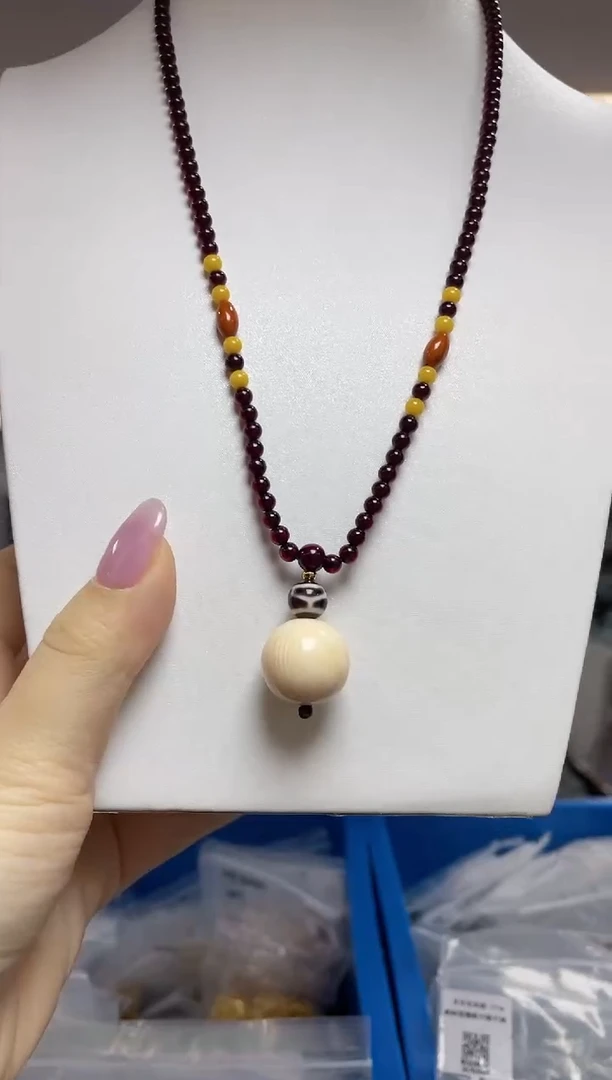 未镶嵌血珀裸石（多样性发一件）