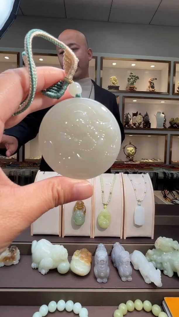 颈饰未镶嵌和田玉苏