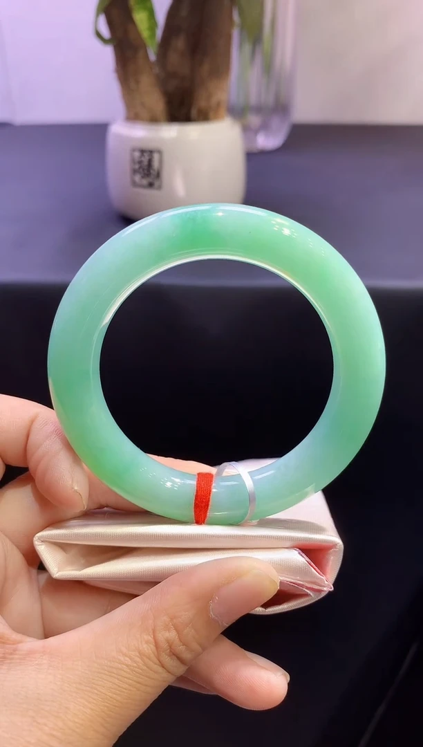 未镶嵌手镯翡翠翡翠手镯圈口-t57手镯定金2万卖价8万