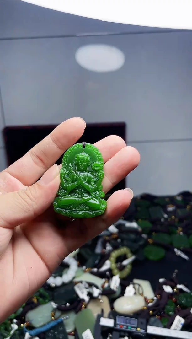 颈饰未镶嵌和田玉1