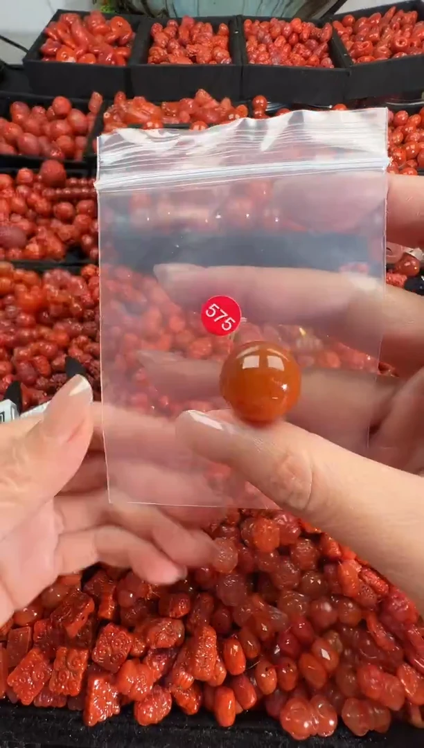 颈饰未镶嵌南红玛瑙1