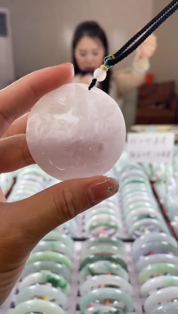 翡翠未镶嵌吊坠(不含链)多样性发货 发一件