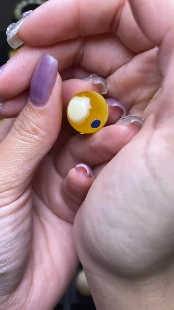 【闪购商品】琥珀裸石未镶嵌葵. 76