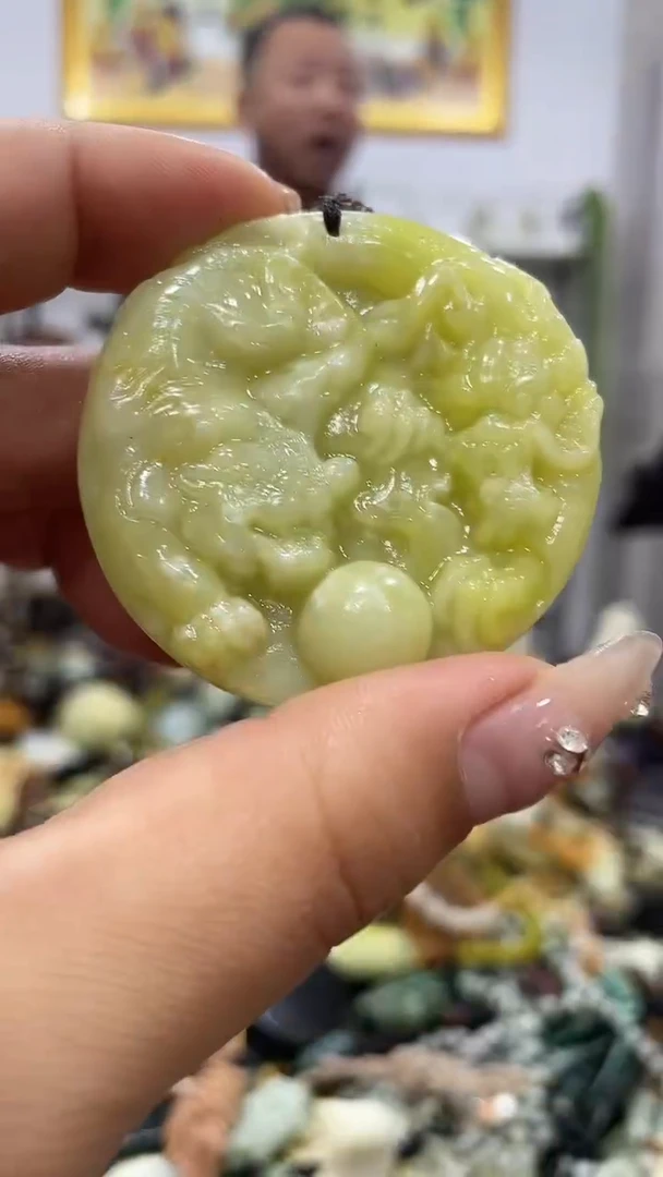 未镶嵌蛇纹石玉颈饰