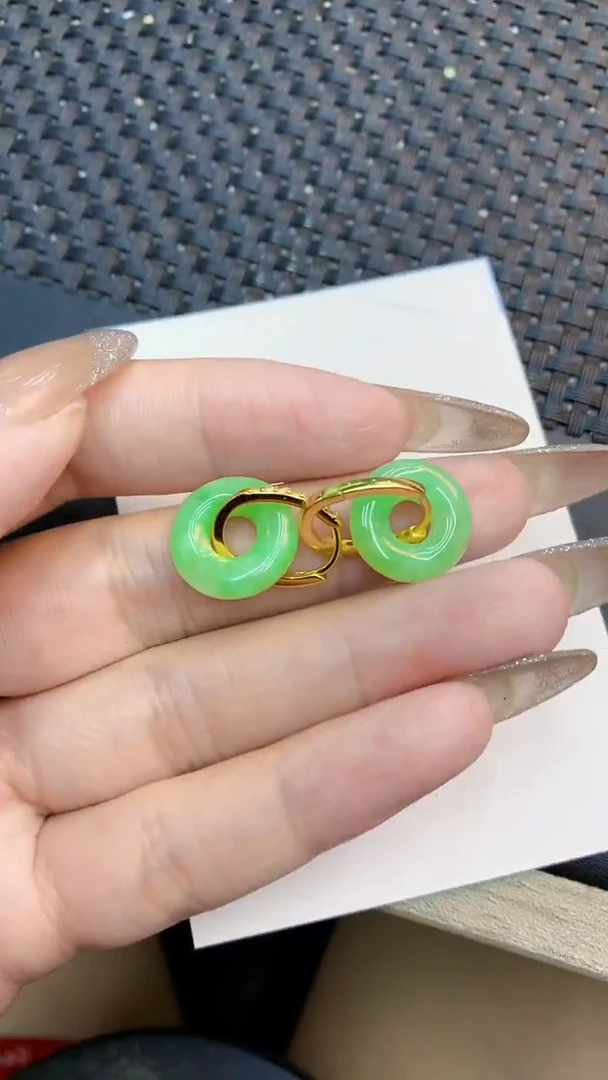 颈饰未镶嵌翡翠1