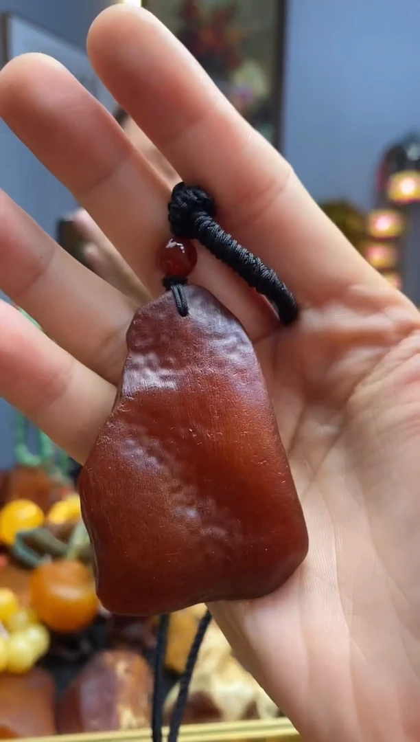 未镶嵌颈饰琥珀吊坠