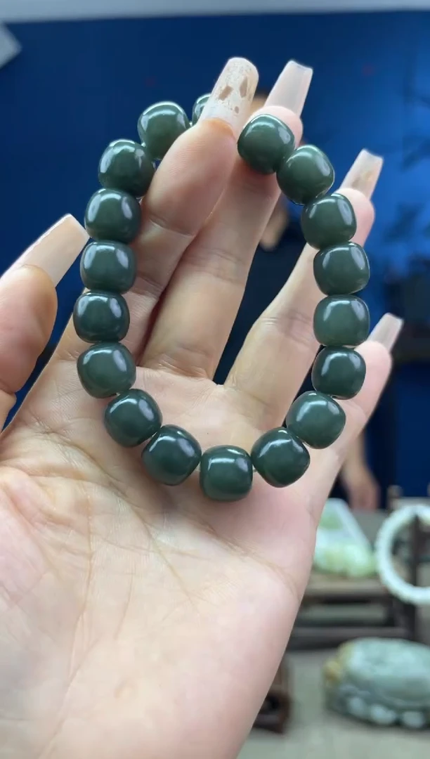 和田玉未镶嵌颈饰1