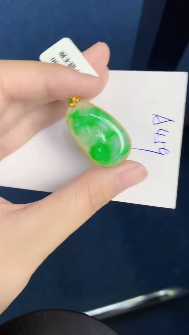翡翠18K金镶嵌颈饰天然翡翠緬甸A貨