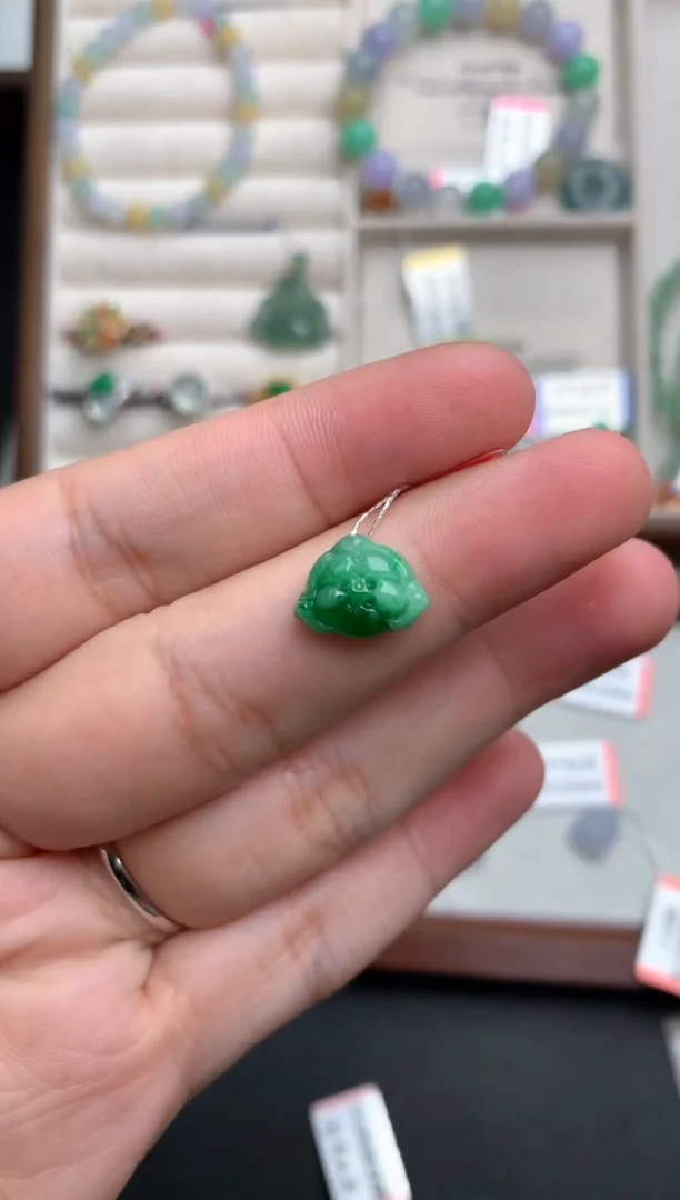 未镶嵌挂件翡翠1