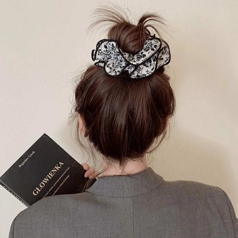 日常简约法式优雅少女碎花木耳边百搭合金发圈布艺双层