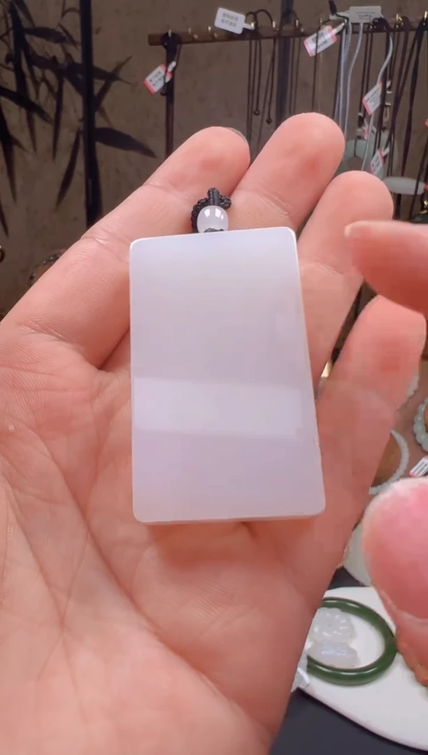 吊坠(不含链)未镶嵌和田玉35六刀牌