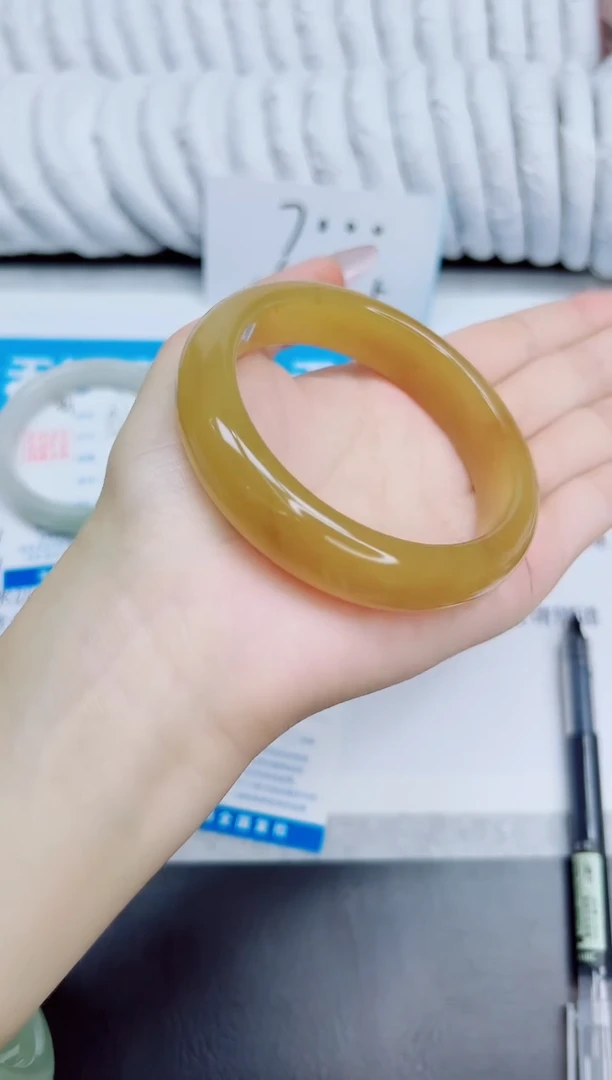 未镶嵌手镯石英质玉38/62