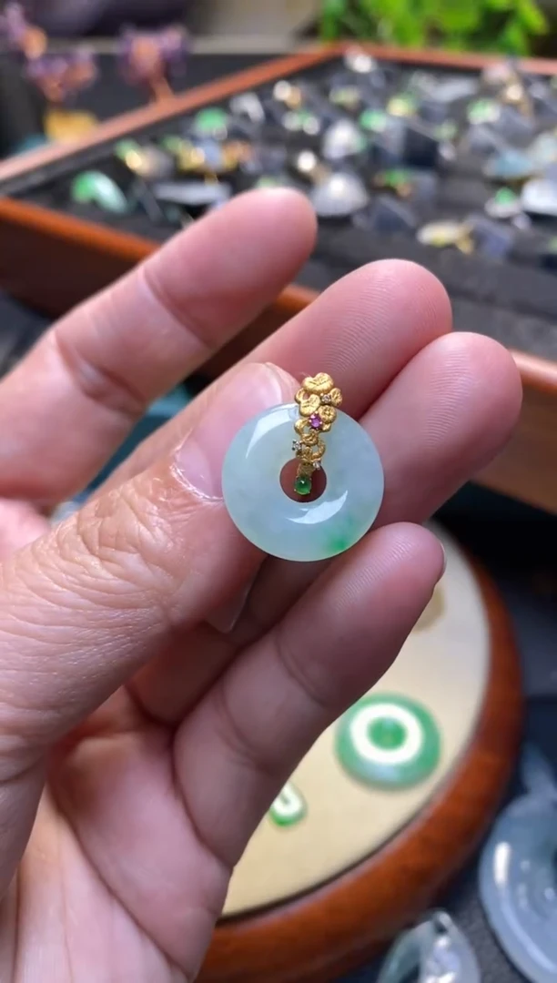翡翠18K金镶嵌颈饰净货35788
