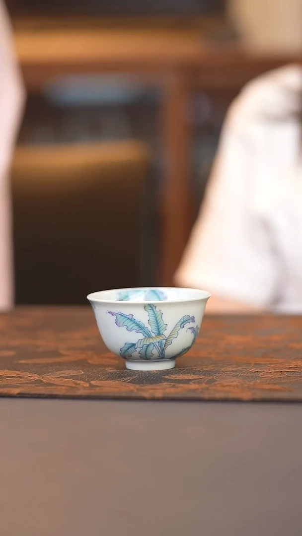 晴山素华雨打芭蕉撇口杯