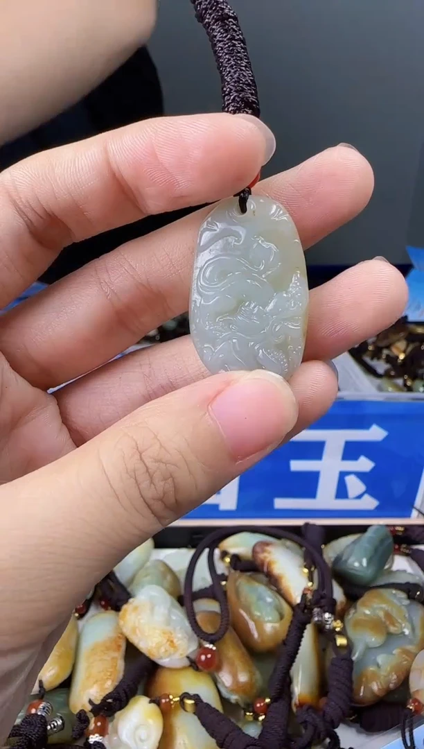 和田玉未镶嵌颈饰1