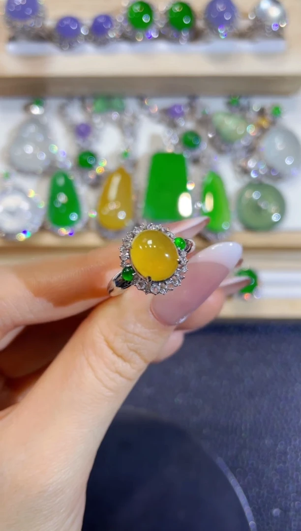 颈饰18K金镶嵌翡翠团购6