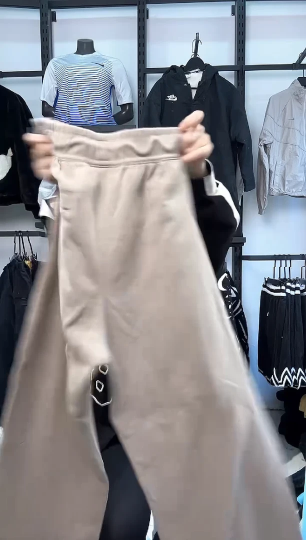 2330  编码  瑕疵直播间过款为准 尺码175 L