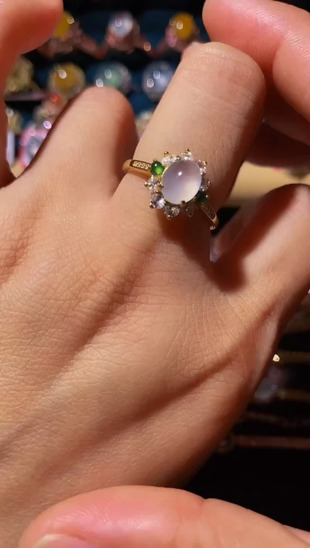 翡翠戒指未镶嵌..............