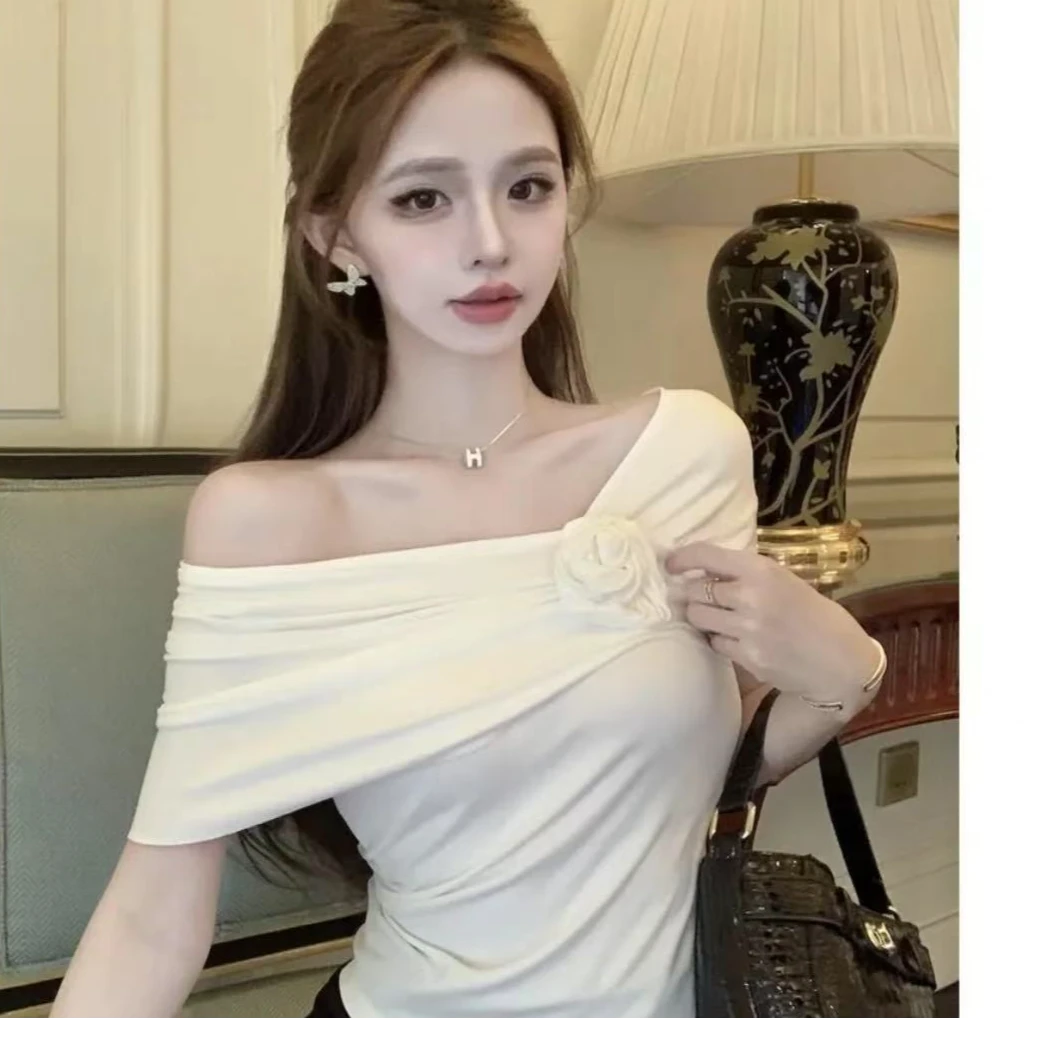 花朵露肩设计感短款纯欲性感T夏季