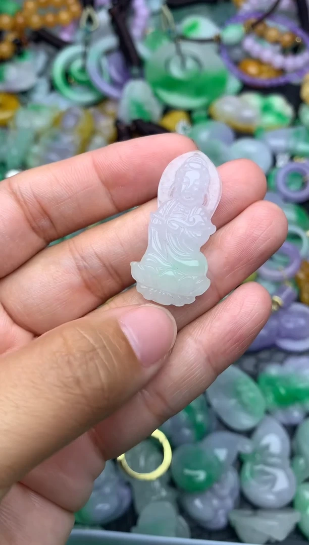 颈饰未镶嵌翡翠缅甸翡翠吊坠