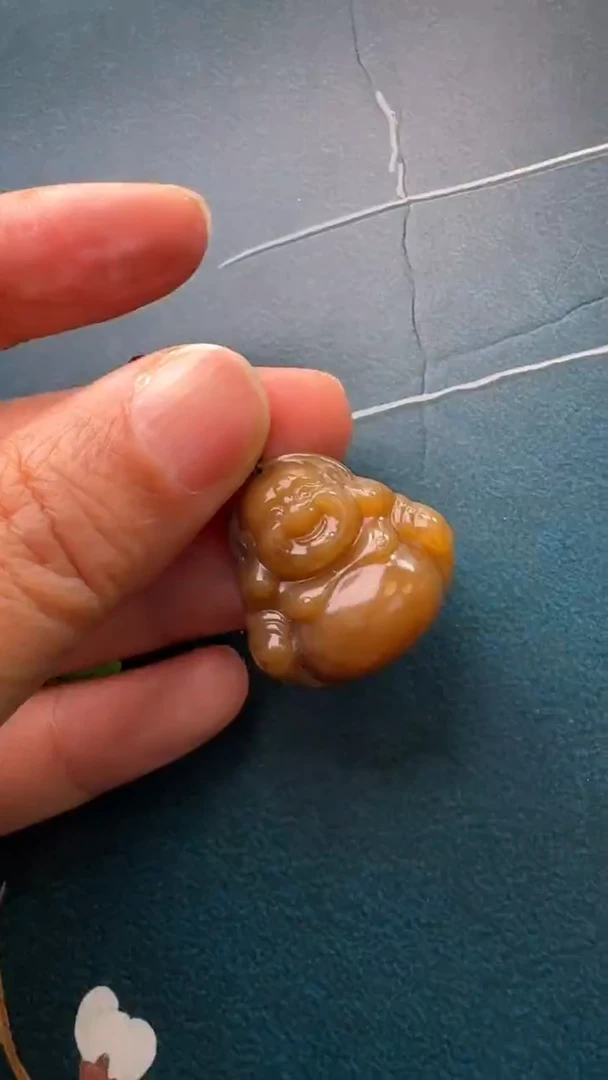 颈饰未镶嵌和田玉吊坠