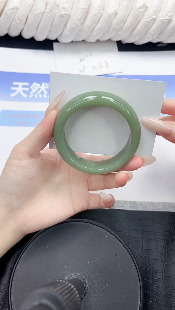 未镶嵌手镯石英质玉26-54