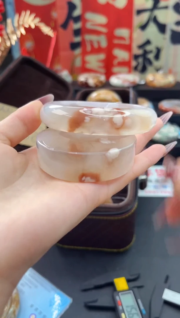 【闪购商品】石英质玉手镯未镶嵌赠送镯心（63圈口）