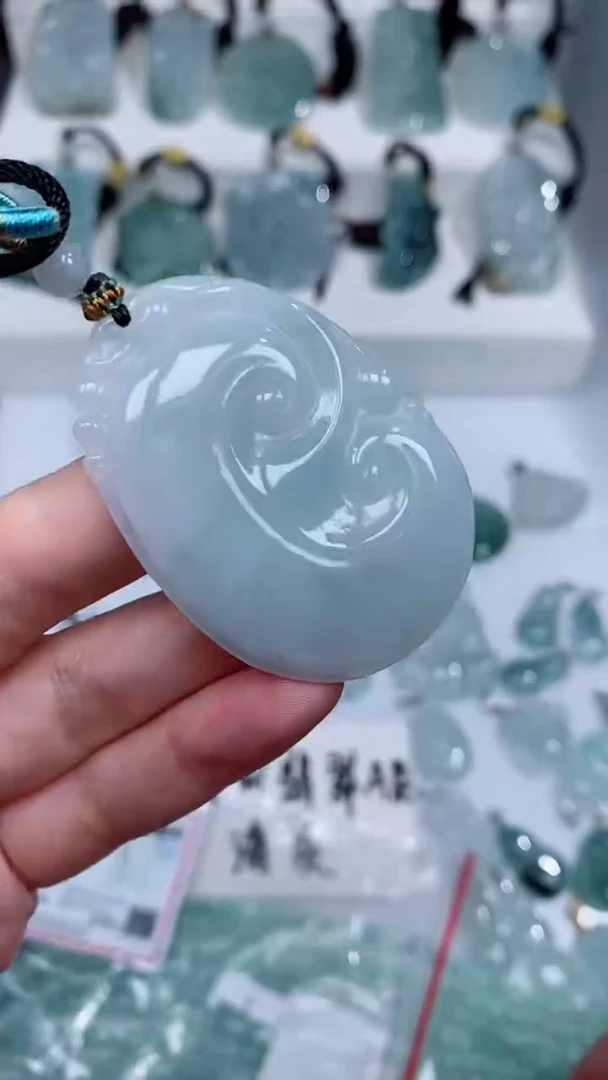 颈饰未镶嵌翡翠吊坠
