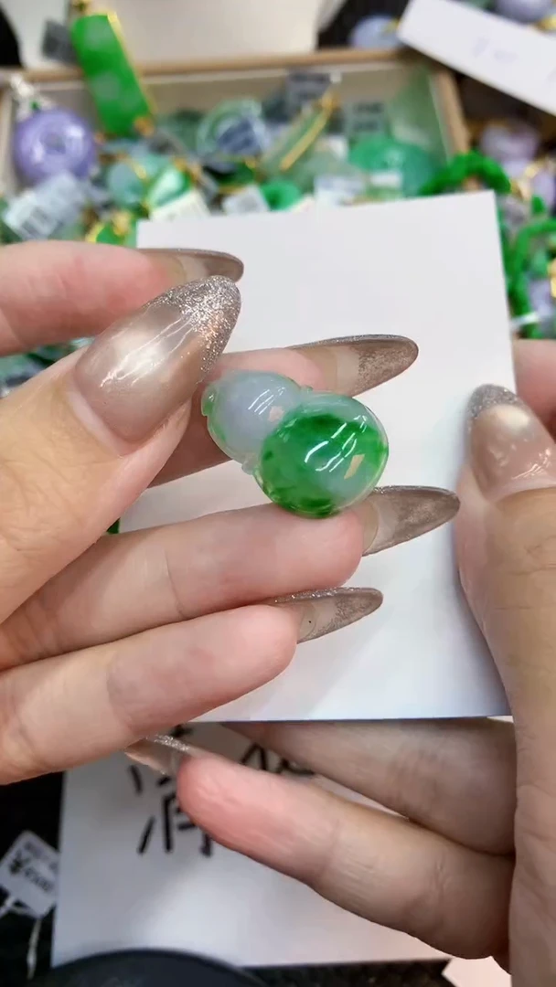 颈饰未镶嵌翡翠1