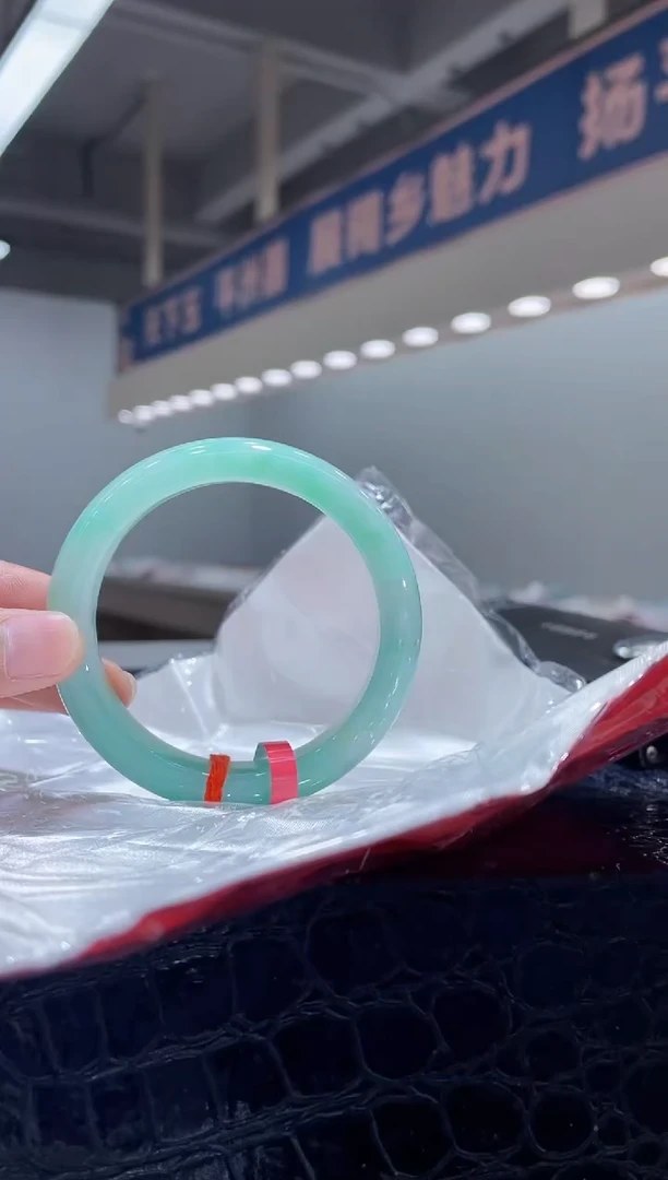 未镶嵌手镯翡翠4