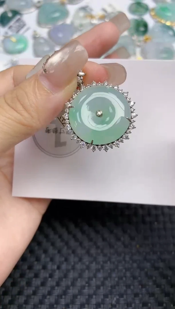 颈饰18K金镶嵌翡翠天然缅甸A货翡翠百元以上9元证书费自理