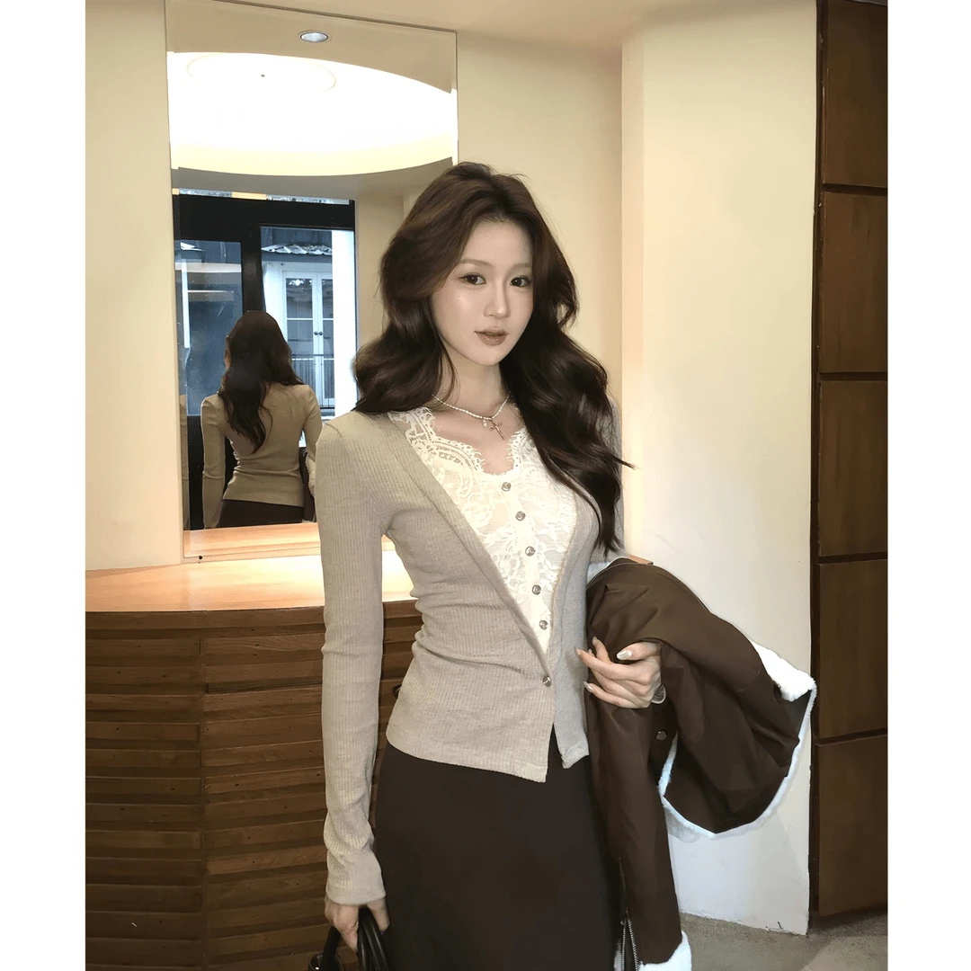 温柔气质蕾丝拼接假两件修身长袖上衣女款法式收腰上衣显瘦半身裙