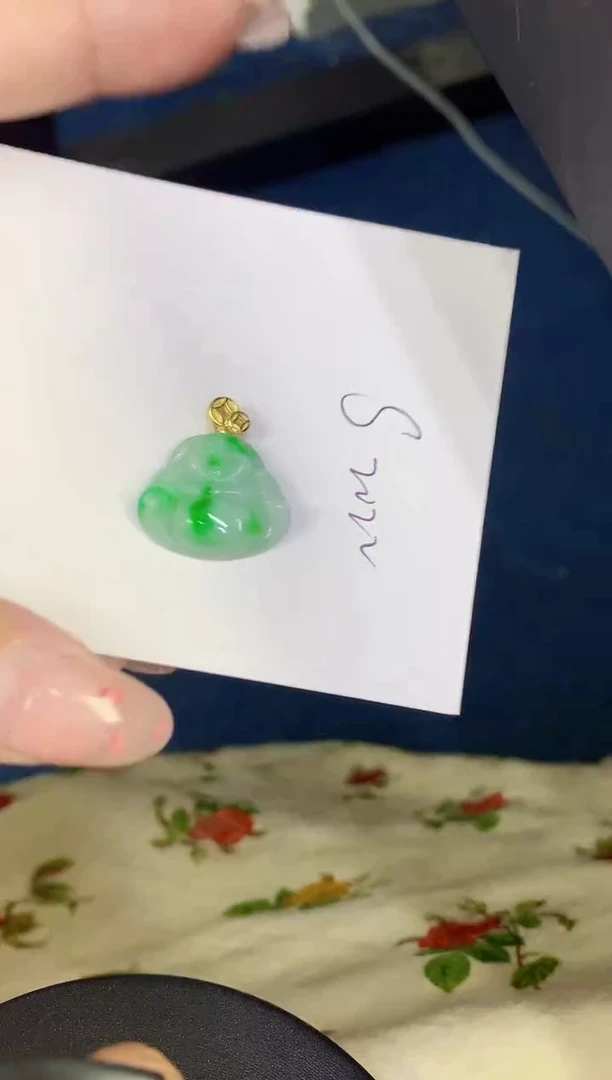 翡翠未镶嵌颈饰缅甸天然翡翠A货