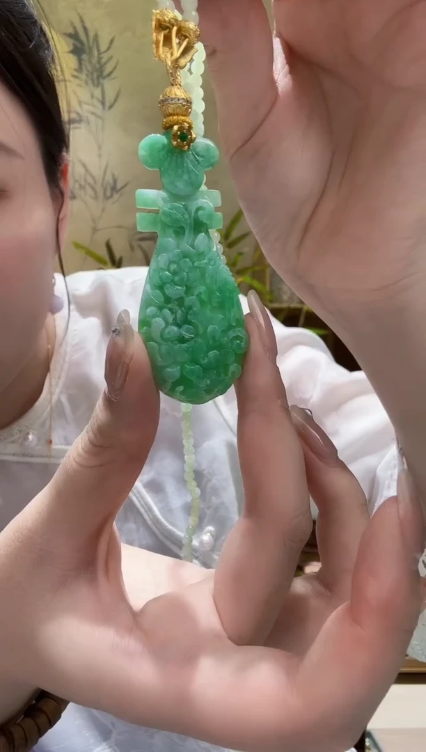 颈饰未镶嵌翡翠吊坠