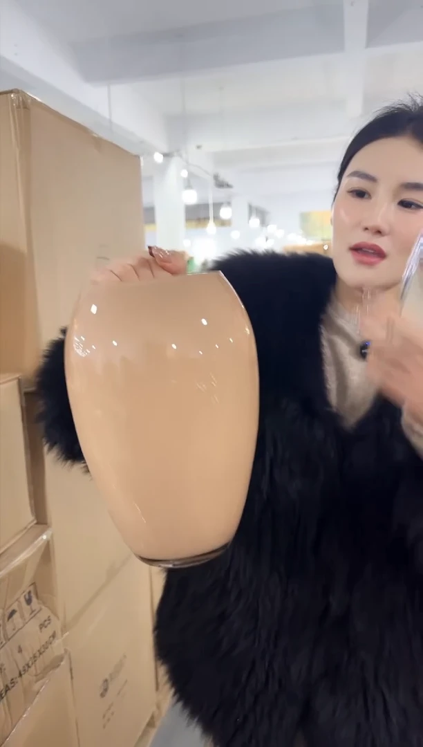 【闪购商品】无铅玻璃UU花瓶微瑕-ZVVA